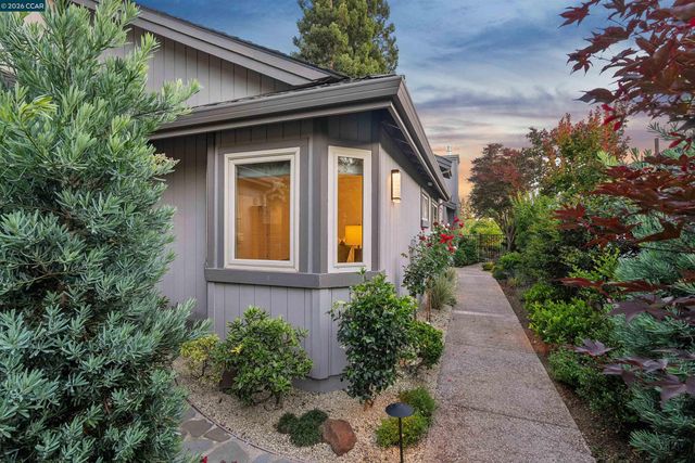 207 Live Oak Dr, Danville, CA 94506