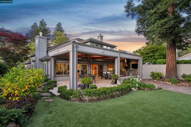 207 Live Oak Dr, Danville, CA 94506
