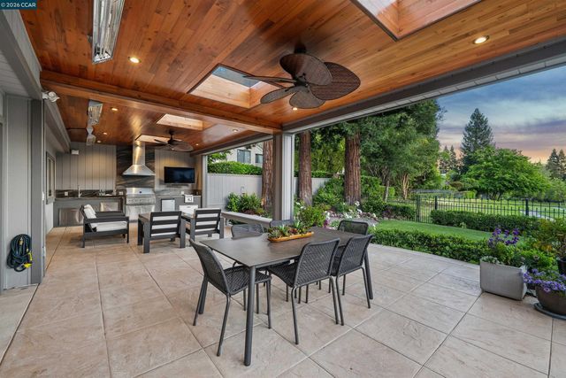 207 Live Oak Dr, Danville, CA 94506