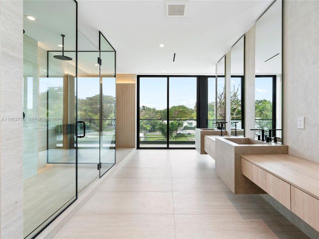 4401 SW 14th St, Miami, FL 33134