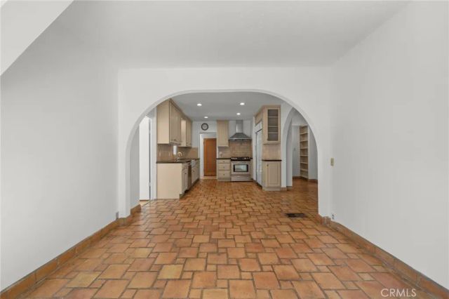 112 N. Highland Ave, Hancock Park, CA 90036