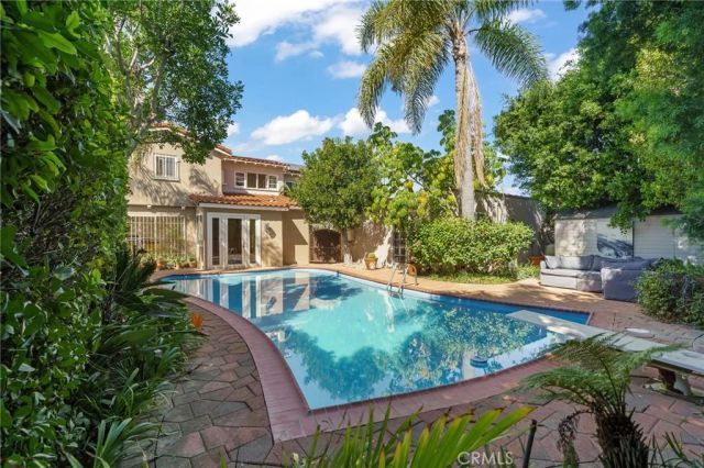 112 N. Highland Ave, Hancock Park, CA 90036