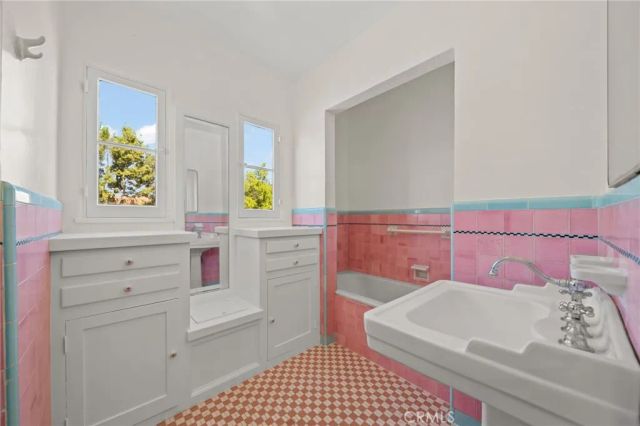 112 N. Highland Ave, Hancock Park, CA 90036