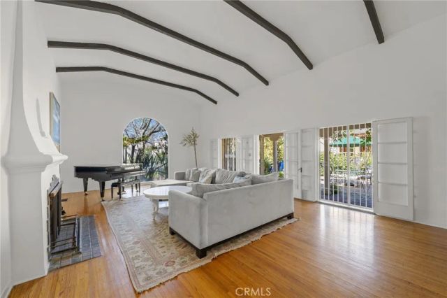 112 N. Highland Ave, Hancock Park, CA 90036