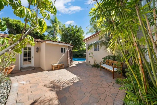 112 N. Highland Ave, Hancock Park, CA 90036