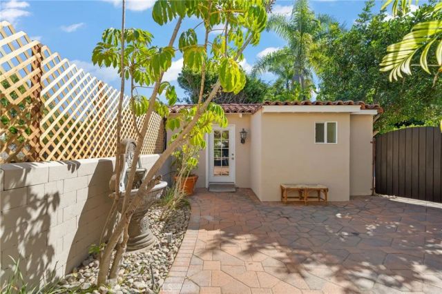 112 N. Highland Ave, Hancock Park, CA 90036