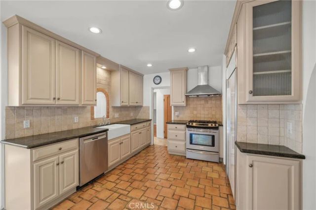 112 N. Highland Ave, Hancock Park, CA 90036