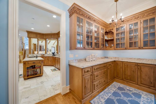 33W551 Hub Road, Wayne, IL 60184