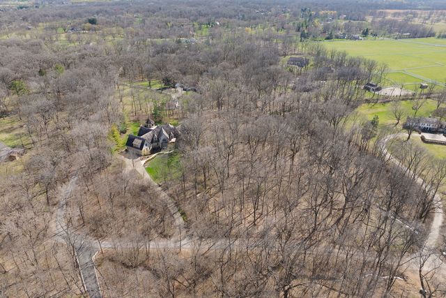 33W551 Hub Road, Wayne, IL 60184