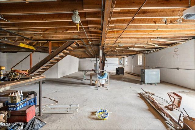 261 Lance Lane, Lafollette, TN 37766