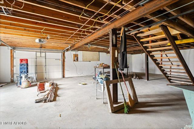 261 Lance Lane, Lafollette, TN 37766