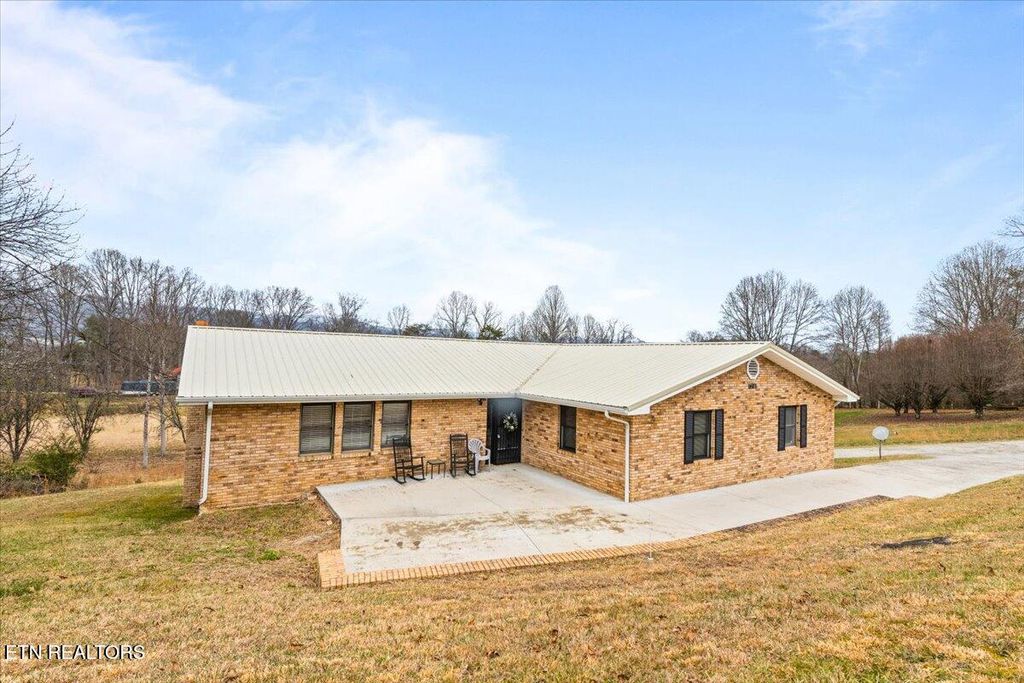 261 Lance Lane, Lafollette, TN 37766