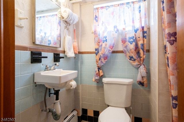 34 Cottage Pl, Garfield City, NJ 07026