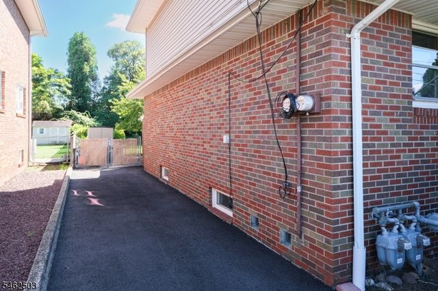 34 Cottage Pl, Garfield City, NJ 07026