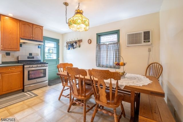 34 Cottage Pl, Garfield City, NJ 07026