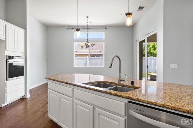 508 White Alder Drive, Bakersfield, CA 93314