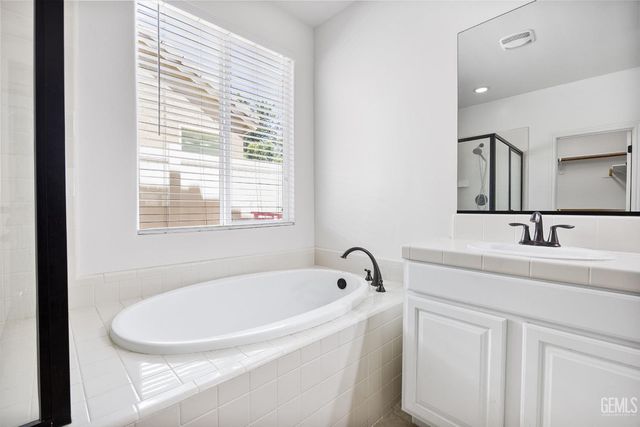 508 White Alder Drive, Bakersfield, CA 93314