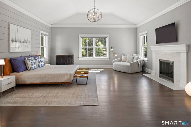 49 Hillspoint Road, Westport, CT 06880