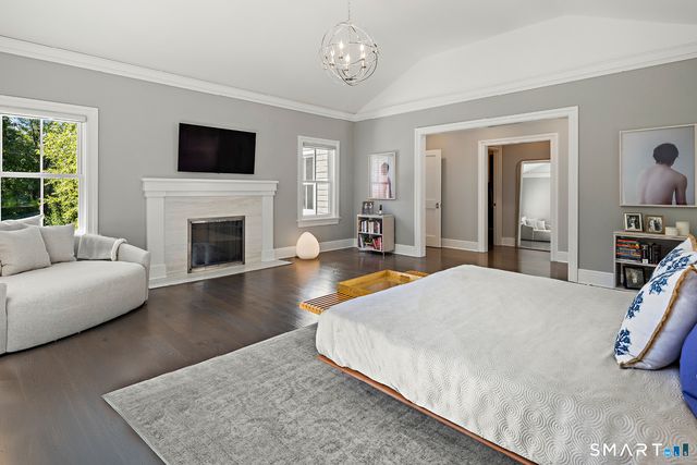 49 Hillspoint Road, Westport, CT 06880