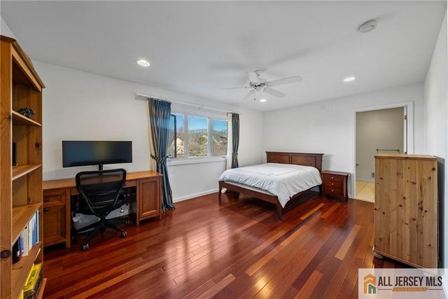 21 Drinking Brook Road, South Brunswick, NJ 08852