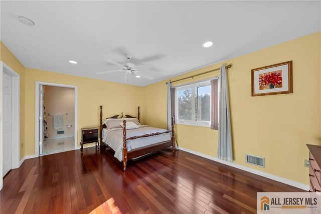 21 Drinking Brook Road, South Brunswick, NJ 08852