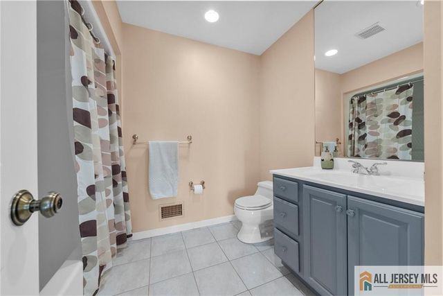 21 Drinking Brook Road, South Brunswick, NJ 08852