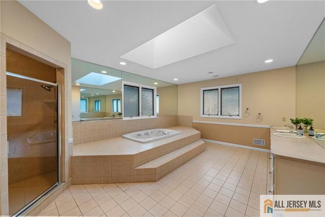 21 Drinking Brook Road, South Brunswick, NJ 08852