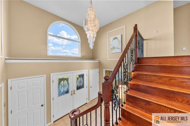 21 Drinking Brook Road, South Brunswick, NJ 08852