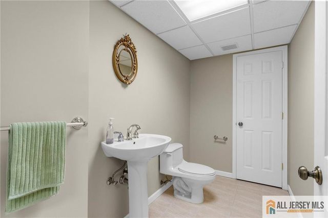 21 Drinking Brook Road, South Brunswick, NJ 08852