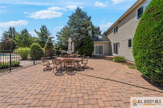 21 Drinking Brook Road, South Brunswick, NJ 08852