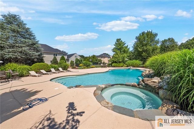 21 Drinking Brook Road, South Brunswick, NJ 08852