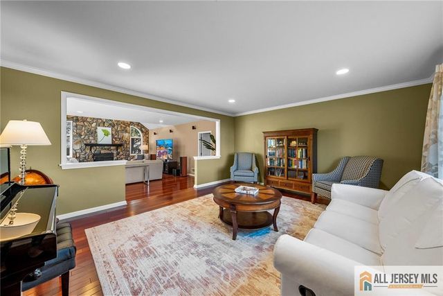 21 Drinking Brook Road, South Brunswick, NJ 08852