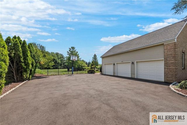 21 Drinking Brook Road, South Brunswick, NJ 08852