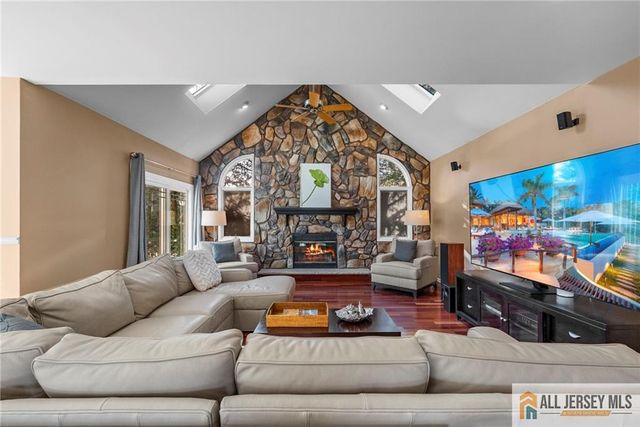 21 Drinking Brook Road, South Brunswick, NJ 08852