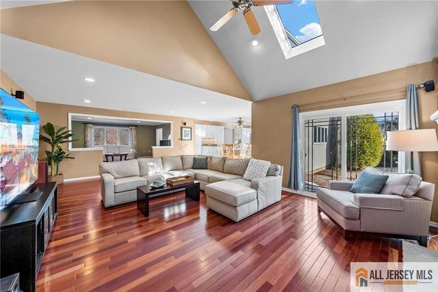 21 Drinking Brook Road, South Brunswick, NJ 08852