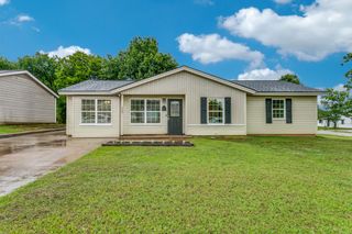 302 Lee Drive, Euless, TX 76039