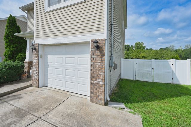 104 Parker Dr, Antioch, TN 37013