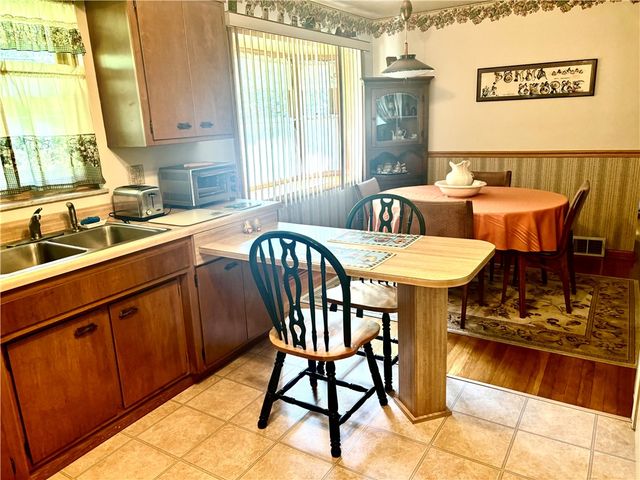 245 Mountain View Rd, South Union Twp, PA 15401