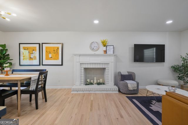 677 Hillandale Circle SW, Marietta, GA 30064