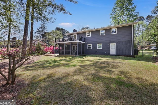 677 Hillandale Circle SW, Marietta, GA 30064