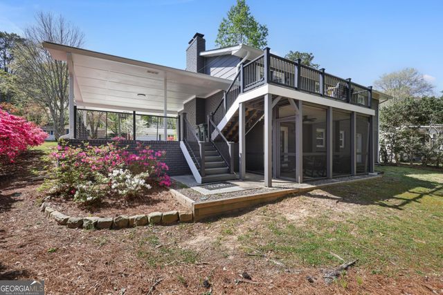 677 Hillandale Circle SW, Marietta, GA 30064