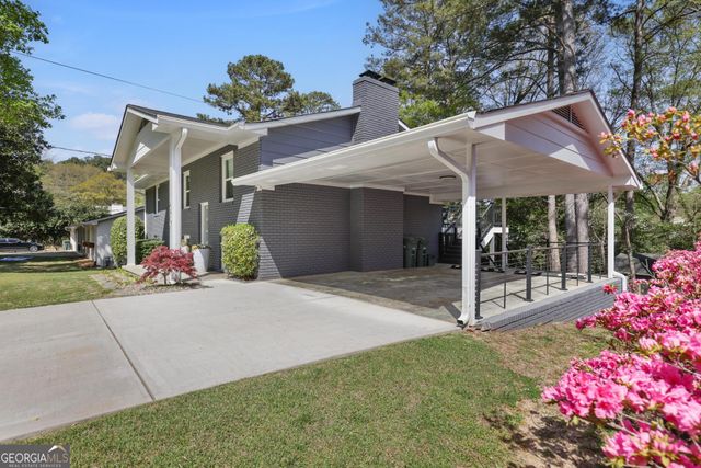 677 Hillandale Circle SW, Marietta, GA 30064