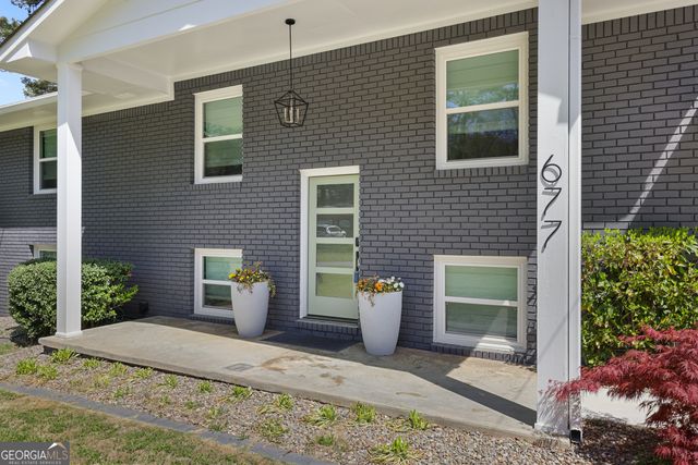677 Hillandale Circle SW, Marietta, GA 30064