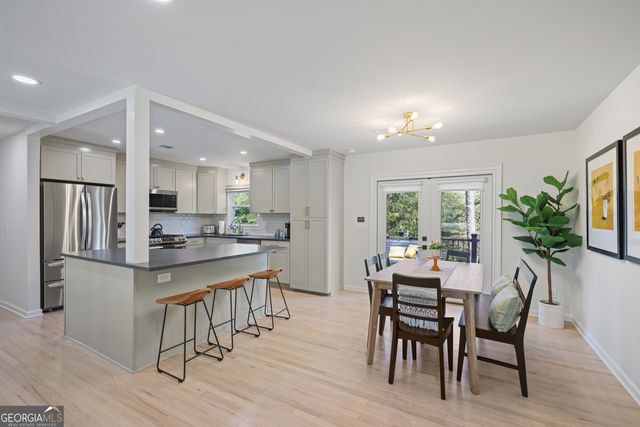 677 Hillandale Circle SW, Marietta, GA 30064
