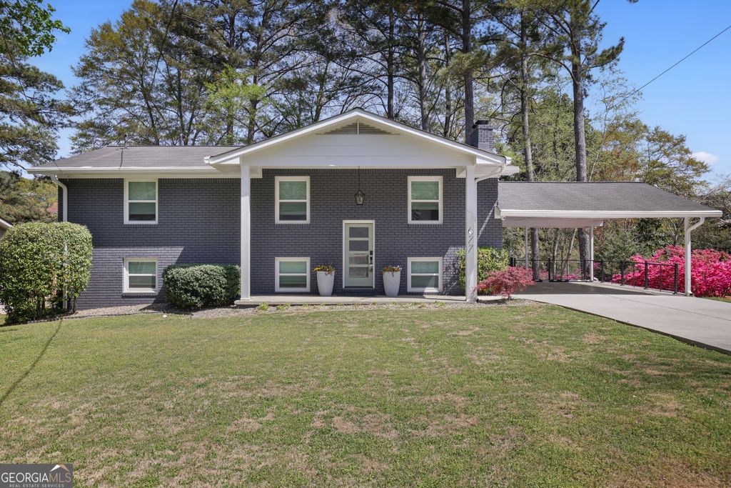 677 Hillandale Circle SW, Marietta, GA 30064