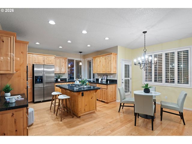 14992 Sw LOOKOUT Dr, Portland, OR 97224