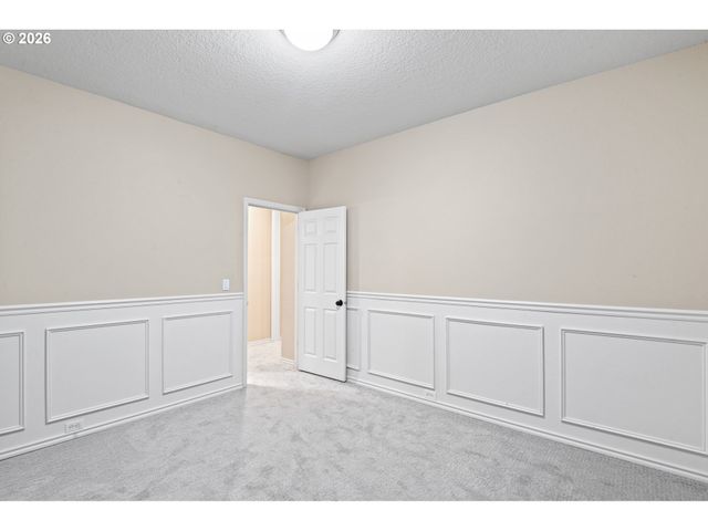 14992 Sw LOOKOUT Dr, Portland, OR 97224