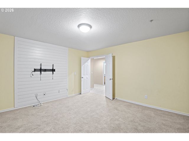 14992 Sw LOOKOUT Dr, Portland, OR 97224