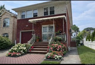85-60 261ST Street, Floral Park, NY 11001