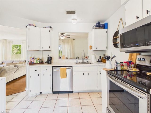1753 Moonstone DR, Virginia Beach, VA 23456